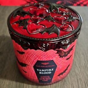 BATH & BODY WORKS Vampire Blood 3 Wick Candle SPECIAL LID NEW Msrp $40